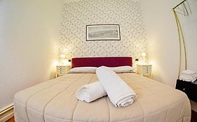 Al Centro Luxury Home