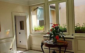 Al Centro Luxury Home